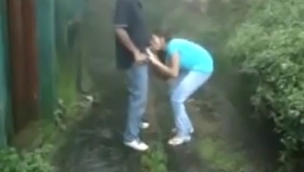 Public Indian Couple'S Amazing Oral Skills Captured On Video